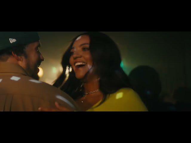 Ojitos Lindos von Bad Bunny & Bomba Estereo ((jetzt ansehen))