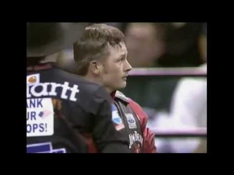 Mudslinger bucks Chris Shivers - 03 PBR Colorado Springs