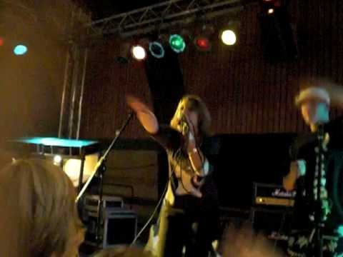 Fantasy & Shanti D feat. R Layor - Freitag (LIVE)