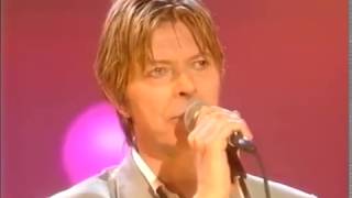 David Bowie - Everyone Says &#39;Hi&#39; (Live @ Jonathan Ross 2002)