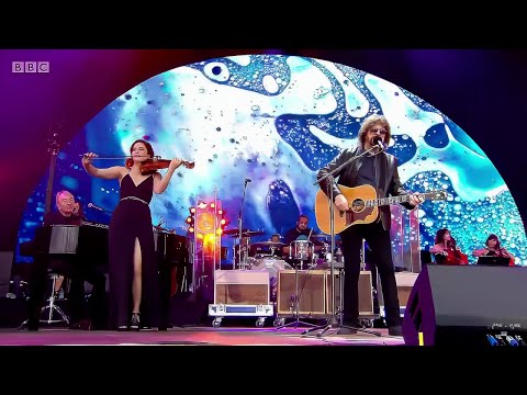 Jeff Lynne's ELO - Livin' Thing (Feat. Rosie Langley) - Glastonbury Festival 26-6 2016