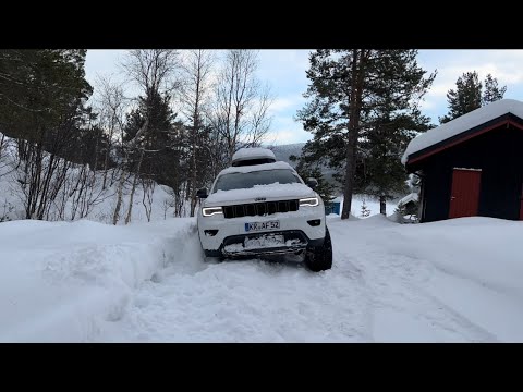 Jeep Grand Cherokee Trailhawk Deep Snow Stuck #jeep #grandcherokee #trailhawk #offroad #deep #snow