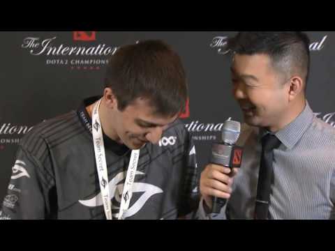 Arteezy interview - Shoutout to mom!