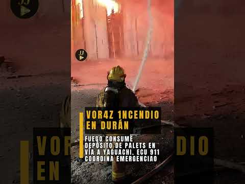 Fuego consume fábrica en Durán #ecuador  #duran