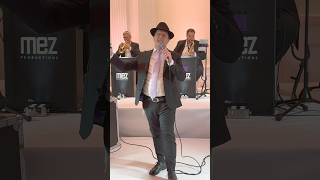 Haotzar Shebalev Live 💖האוצר שבלב (הזמר והיוצר שמחה יעקבי) - התמונה מוצגת ישירות מתוך אתר האינטרנט יוטיוב. זכויות היוצרים בתמונה שייכות ליוצרה. קישור קרדיט למקור התוכן נמצא בתוך דף הסרטון