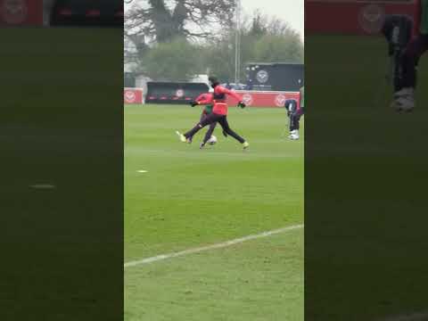 سامان قدوس در تمرینات💫💦#سامان قدوس #ایران #برنتفورد