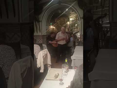 Leonel Martins 10-6-2024 no fado Raul Pinto,na taverna del Rey em Alfama.