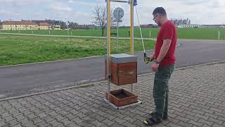 Zvedák Včelích nástavků hliníkový BEEHIVE LIFTER