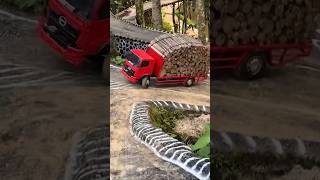 Download lagu RC Truk Hino 500 Gak Kuat Nanjak 😱 Truk Oleng Mobil Mobilan #trukoleng #truk #menemukanmainan mp3