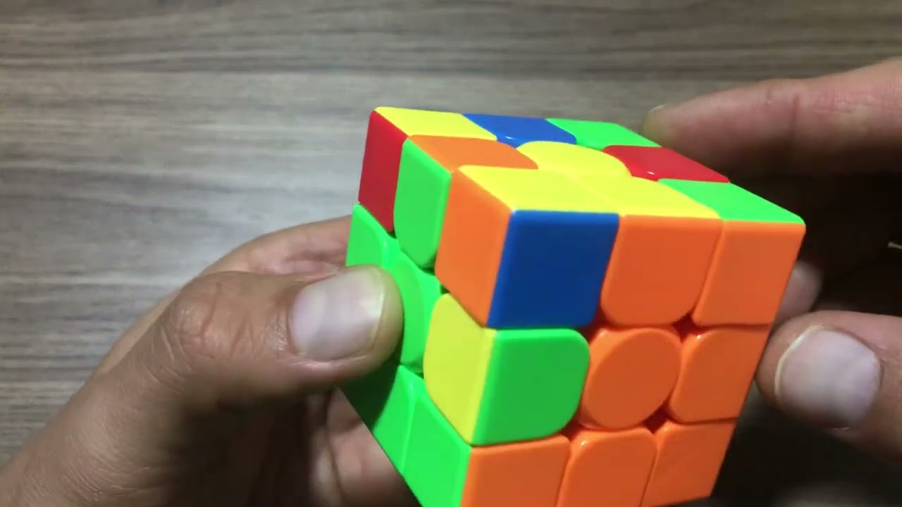 Resolva o cubo mágico em 4 minutos