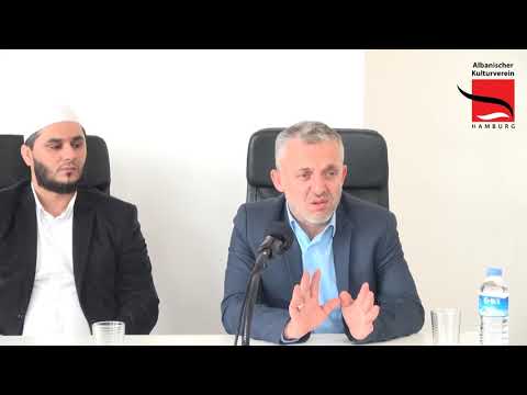 Halil Kastrati tek xhamia "Mërgimtari" në Hamburg