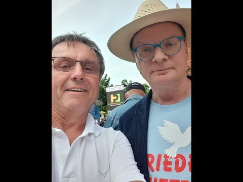 Uwe Steimle singt "Unsere Heimat" in Cottbus am 10.6.24 als Redner bei einer Friedens-DEMO