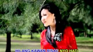 Download lagu Dilla Novera - Risaunyo Hati mp3