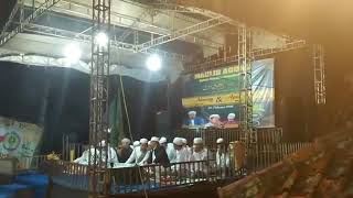 Download lagu Gus Aldi Feat Gus shofa Feat (AMC) || Kemarin Versi Sholawat mp3