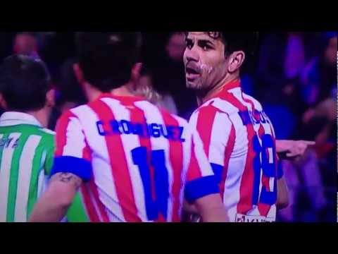 Diego Costa spat on by Antonio Amaya during Atlético Madrid vs. Real Betis (03.02.2013)