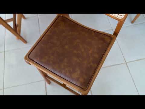 Video thumbnail of Conjunto Mesa Bistrô Ballare com Tampo 60cm Redondo e 4 Banquetas Eva premium