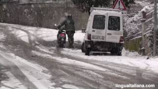 preview picture of video 'Neve a Camerano (Ancona) Snow in Camerano (An) Marche Italy 14/12/2010'
