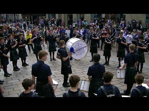 THE SCOTS COLLEGE PIPES AND DRUMS PERFORM AT PIPING LIVE 2018