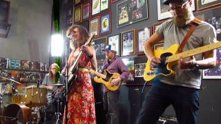 Esmé Patterson Live at Twist &amp; Shout &quot;Feel Right&quot; / &quot;Francine&quot;