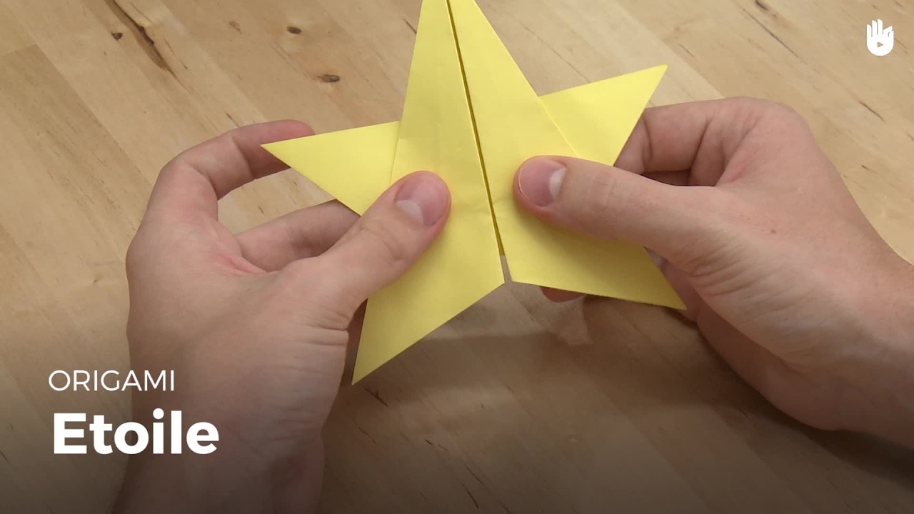 Faire une étoile en papier - Apprendre à faire des origamis | Sikana