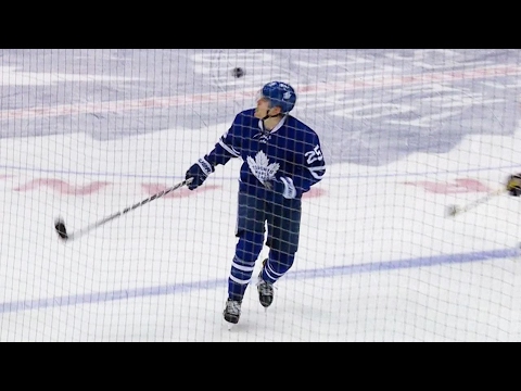 Gotta See It: van Riemsdyk shows incredible hand-eye to gain entry & score