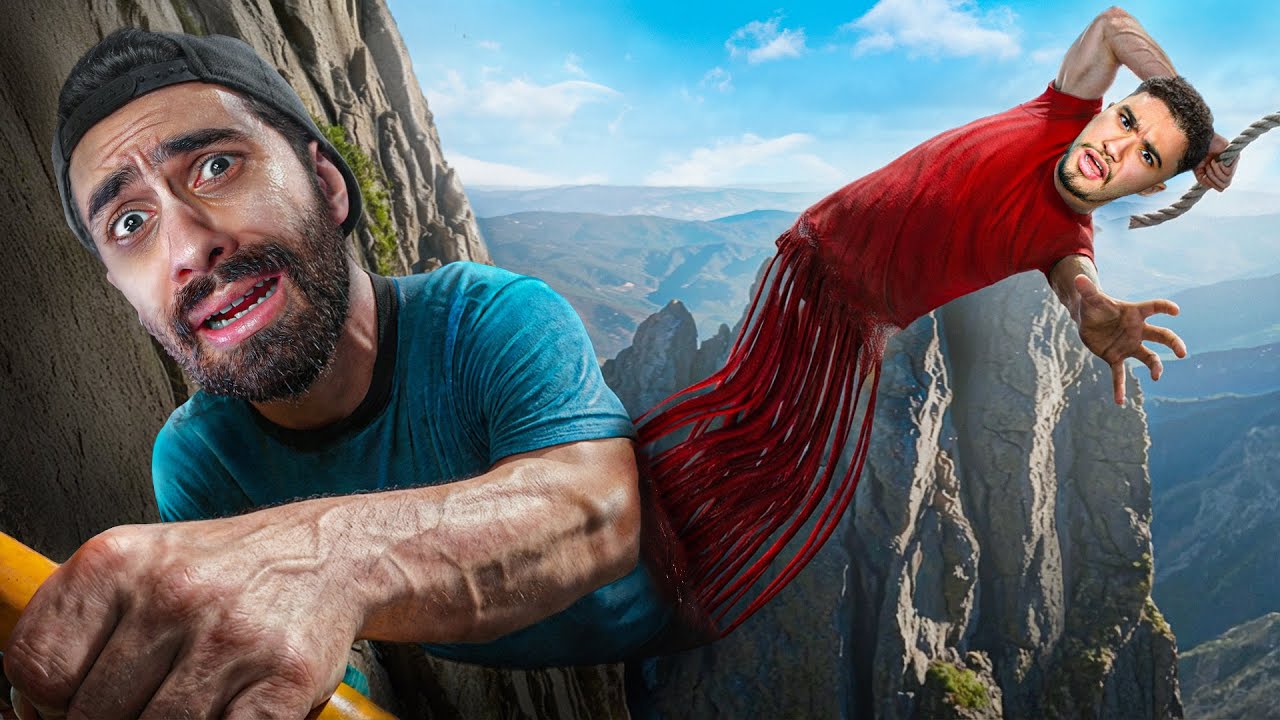 انا و بولتكس ملزوقين في بعض غصب عننا !! 😭 هو النص الي تحت وانا النص الي فوق