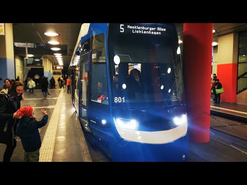 Erster regulärer Fahrtag der TINA-Straßenbahn (RSAG) in Rostock 12.12.2025