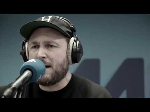 MNM: Halve Neuro - Kost wa kost (live bij UrbaNice)