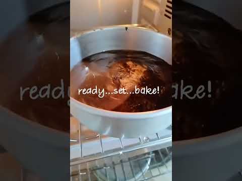 It's bake time #trendingshorts #cakebaking #cakedesign