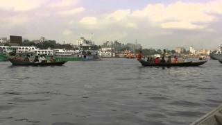 preview picture of video 'アキーラさんクルーズ！バングラデッシュ・ダッカの川３！Dahka,Bangladesh'