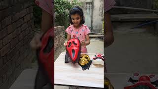 Download lagu Cute Daughter prank big mummy and papa 🤣😂😜🥰#Kritikachannel#Shorts#viral#funny#prank mp3