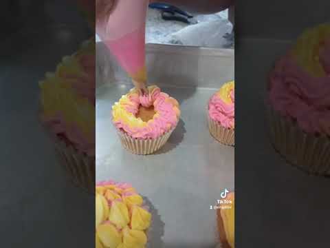 Cup cake 😋😋😋(@Dilini-gc4cq9oo5k)