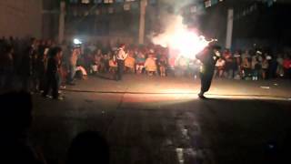 preview picture of video 'Asi se baila el toro (Ahuehuetzingo Puebla)'