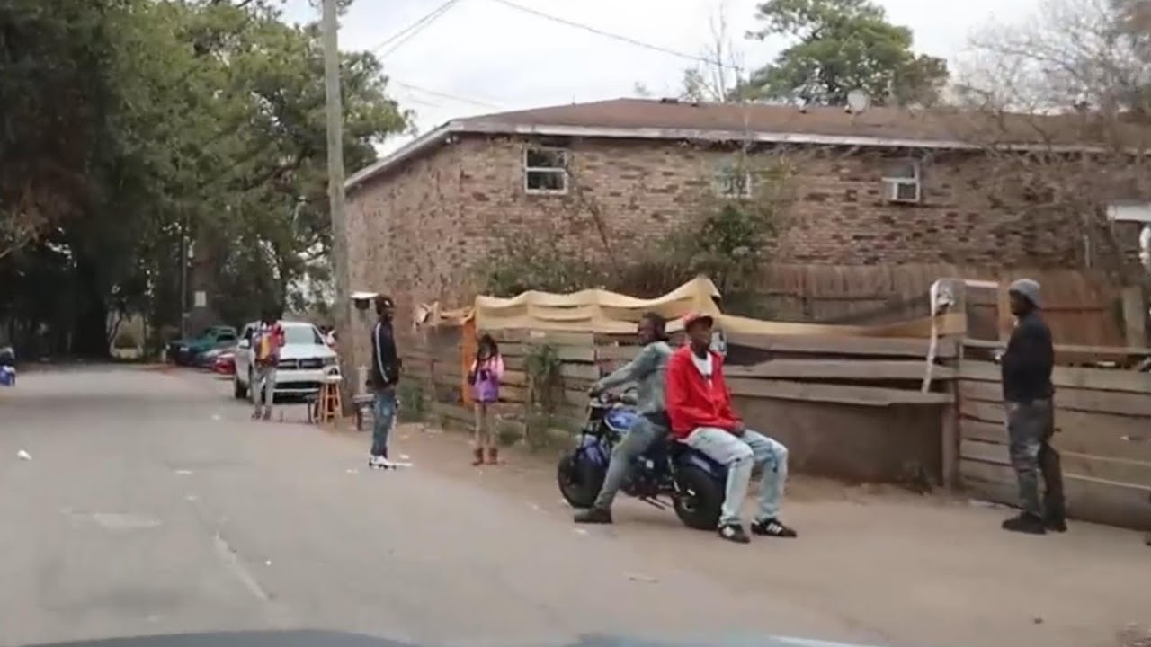 DEEP SOUTH HOODS / NORTH CHARLESTON, SOUTH CAROLINA