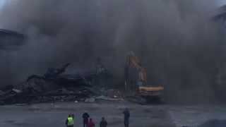 preview picture of video 'Zburzenie 136-letniej hali w Radomsku'