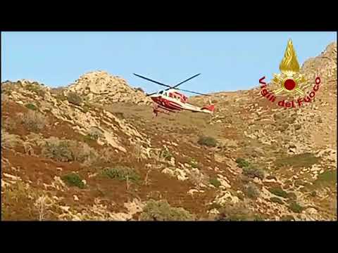 Elicottero Drago dei vigili del fuoco durante soccorsi a Chiessi
