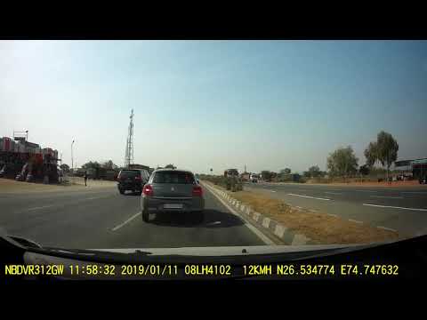 India 2019 01 11 1228 Guy Stops On Highway