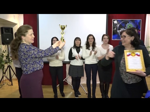 Кубок у сборной команды «Ледок»