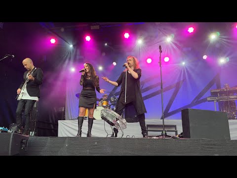 Anssi Kela feat. Janna - Itsestäänselvää (Live, ensiesitys) - Allas Sea Pool 26.7.2025 Helsinki