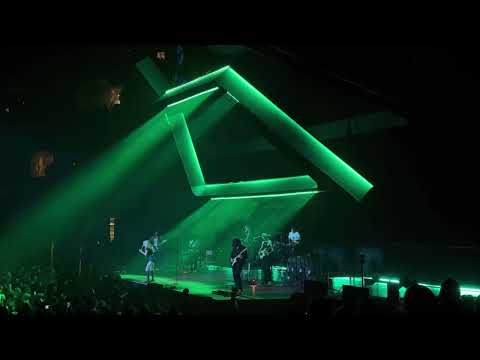 Paramore Performs “Big Man, Little Dignity” LIVE at Amway Center 6.13.23 Orlando, FL