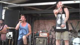 Dance Gavin Dance - And I Told Them I Invented Times New Roman ( Live) @ Vans Wapred Tour 2011