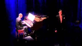 En m'en foutant par Ulrich corvisier