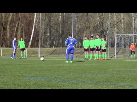 Tim Schröter markiert das 1:0