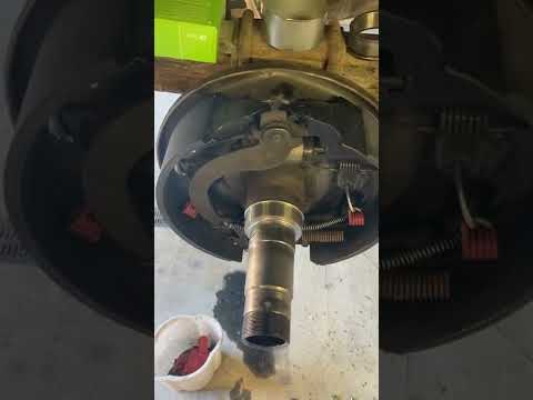 Dana 70 leaking Axle seal Speedi-Sleeve hack, 1994 Dodge 250 Cummins.