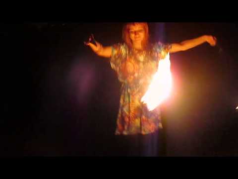 Paf83 - Анастасия Кувшинова крутит пои на Зеленом Острове 9 августа 2014г