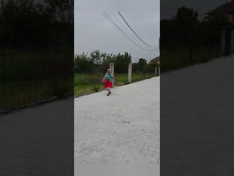 Lokja duke bërë shëtitje. 14.5.2020