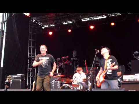 Summer Sonic 2012 (Halifax) - The Vandals: It's A Fact / People That Are Going To Hell