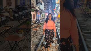 இவ்ளோ பக்கத்துல train ஆ ?? Train Street, Hanoi #shorts  #tre…
