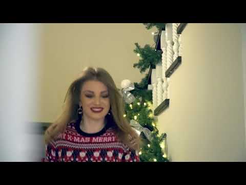 CODRUȚA și VALENTIN SANFIRA- Bucuria Sărbătorilor!