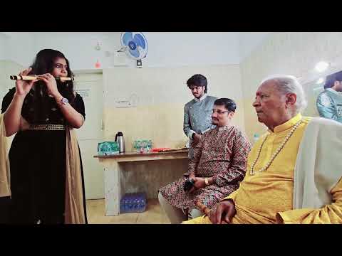 Amirthavarshini playing flute in the presence of legendary Flutist Pandit Hariprasad Chaurasia